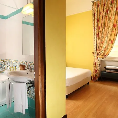 호텔 Relais 6 Via Tolmino 4*