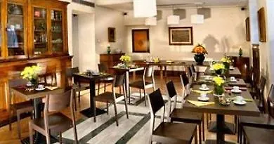 Relais 6 Via Tolmino 호텔 4*
