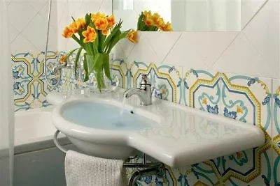 호텔 Relais 6 Via Tolmino 4*